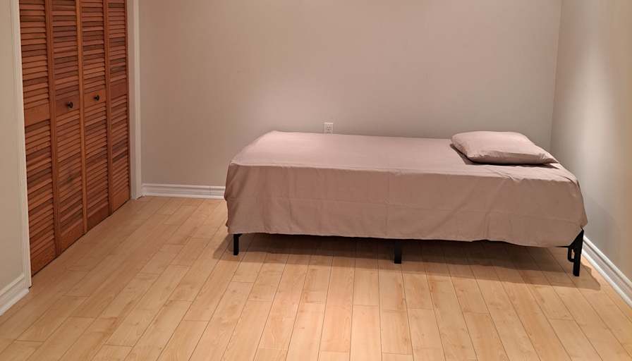 Tariq's room