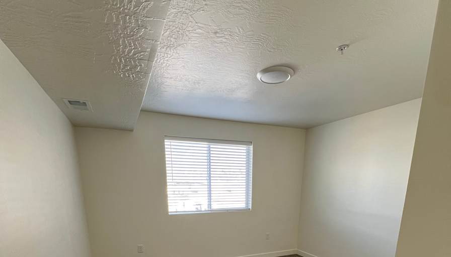 Elle Sanders's room