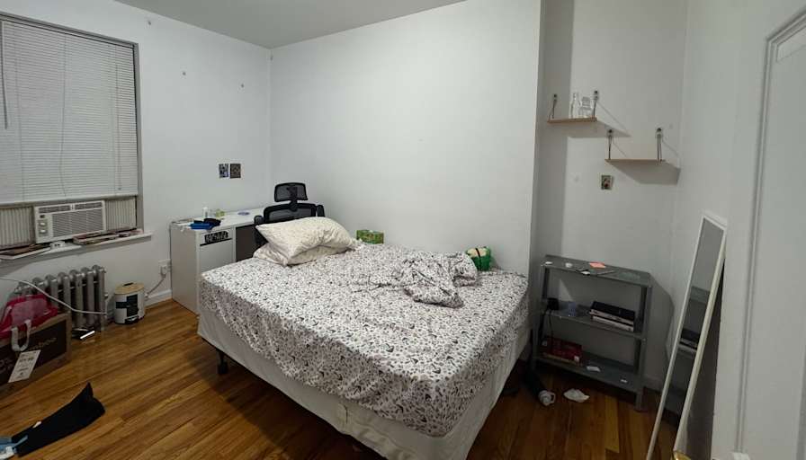 Dina's room