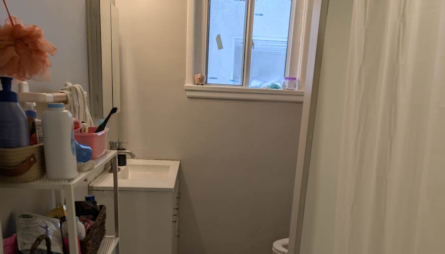 SANIA LALWANI's room