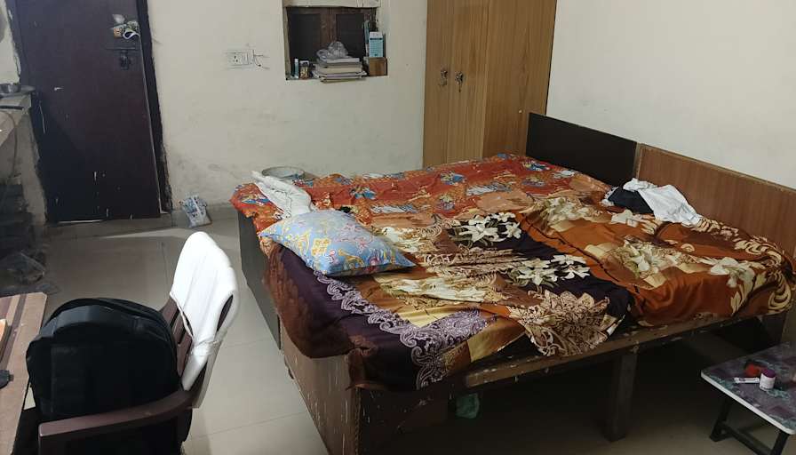 Shri Hari Pandey's room