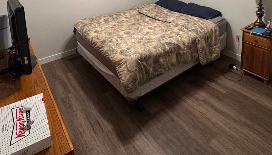 Jonas's room
