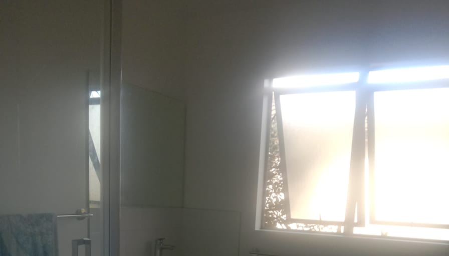 yan SHI's room