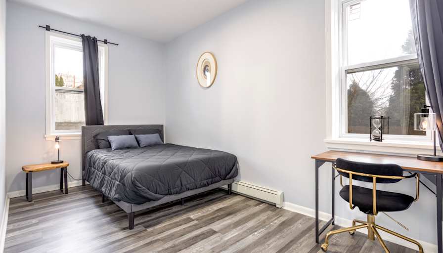 Lius Estate's room