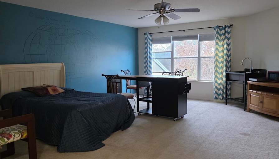 Gar's room