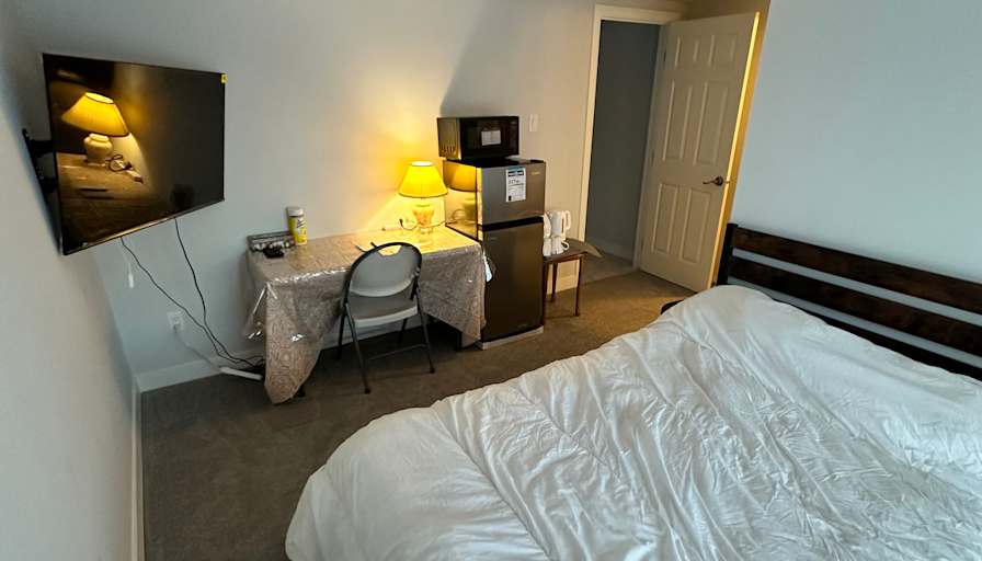 Carlos's room