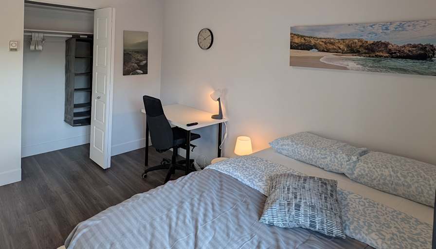 Serdar's room