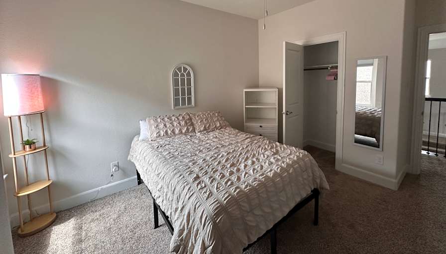 Lisa's room