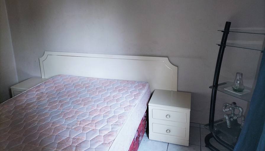 Jeanett's room