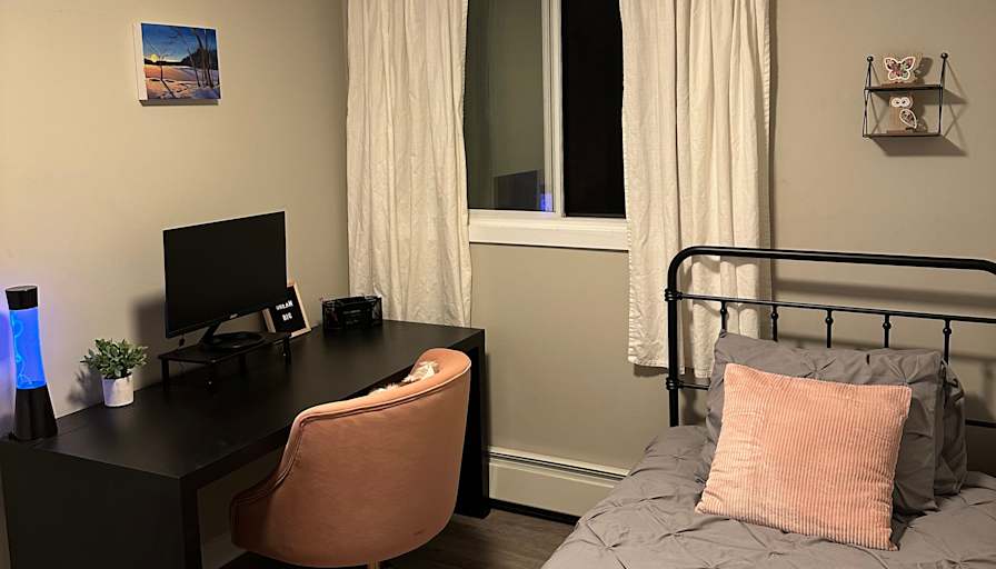 Cay's room