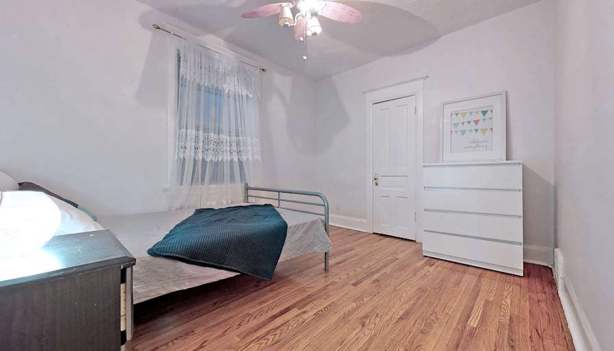 Liduo Yang's room