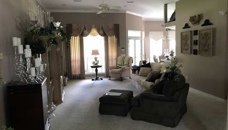 Ken's room