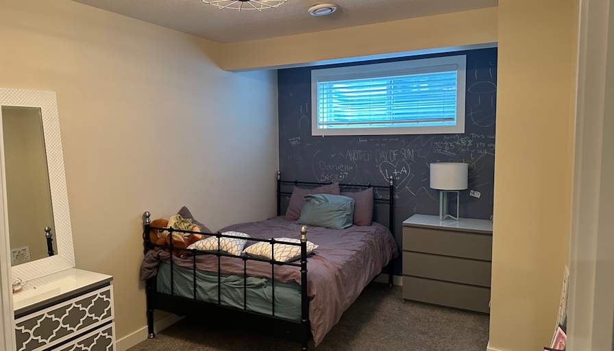 Eric Hanson's room