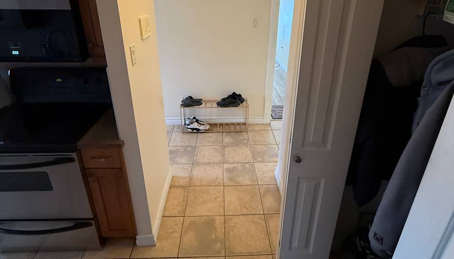 Deval's room