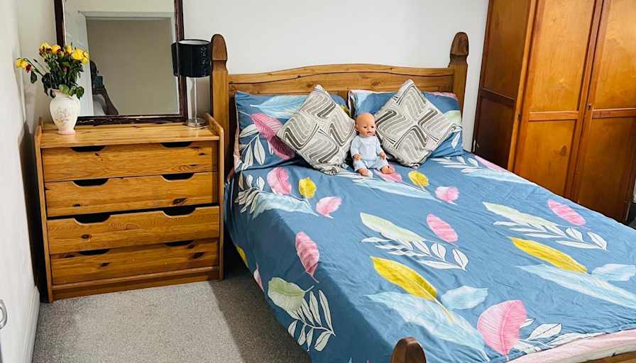 Shalem Dmonte's room