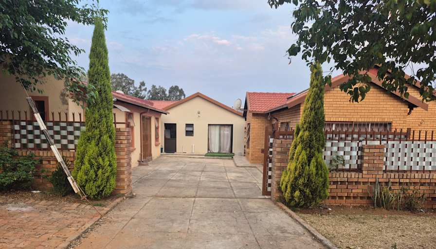 Xolani Mjiyako's room