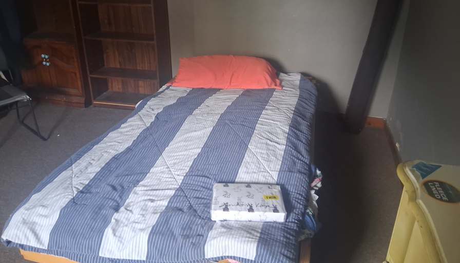 Alan Quest's room