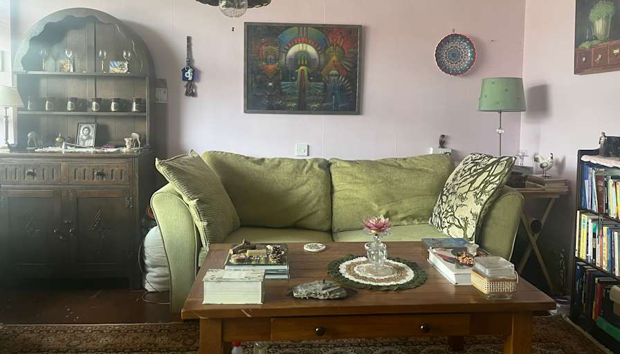 ALVARO GOMEZ's room