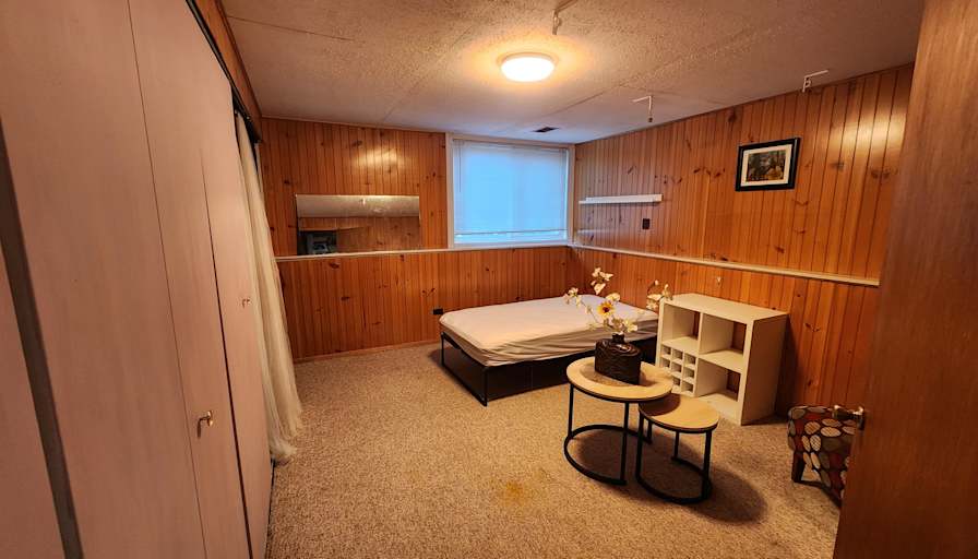 Lynn's room