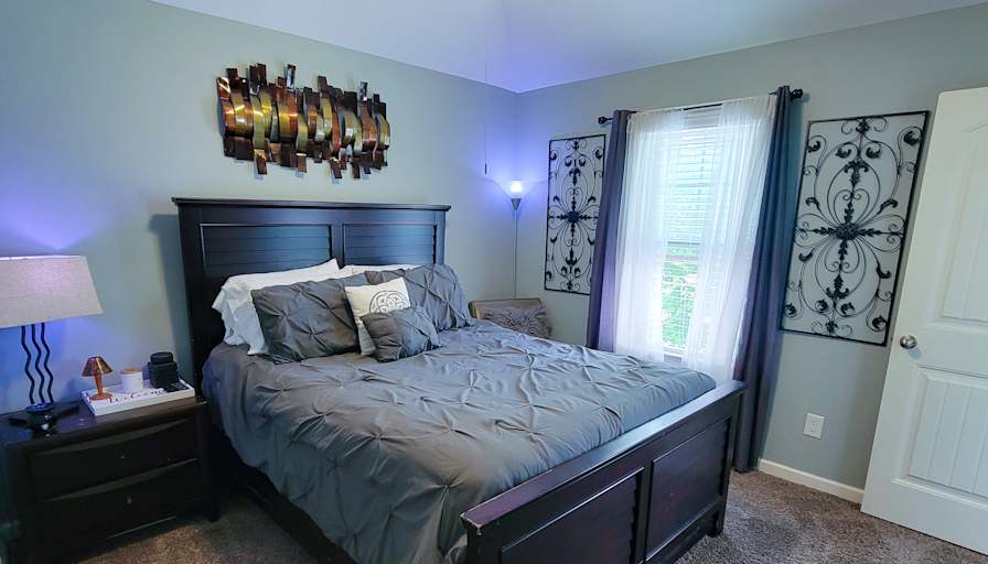 Quiet room in Union City close to the airport's room