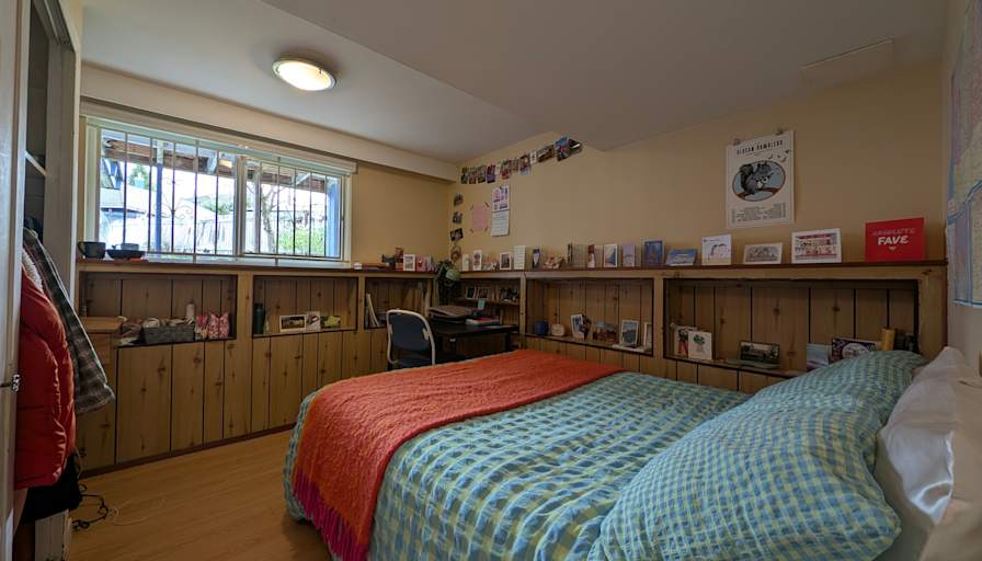 Alvaro Martinez's room