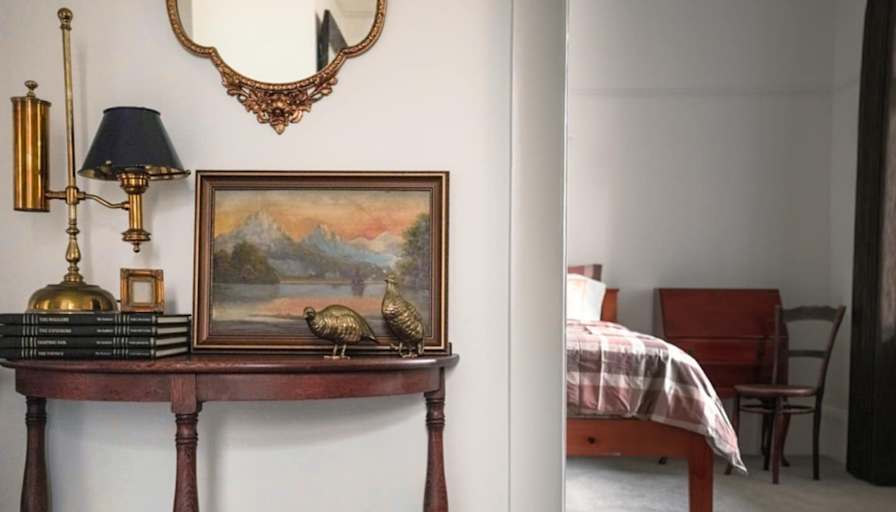 Thuy's room