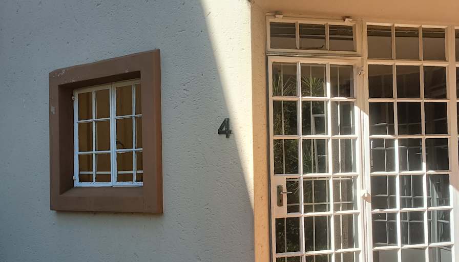 LINDOKUHLE MBATHA's room