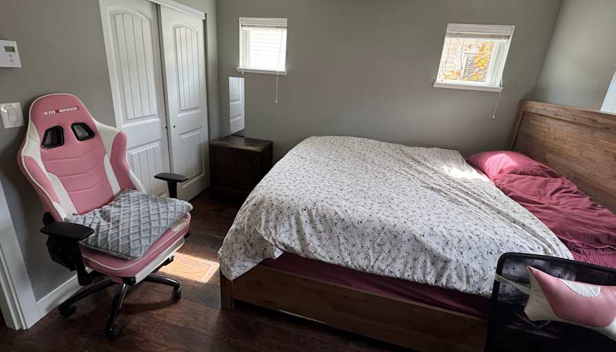 Jenapril Ramos's room