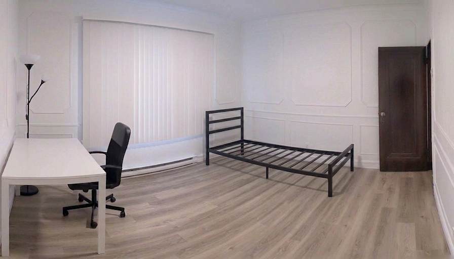 Leon's room