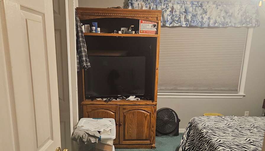 Debra L Kudrycki's room