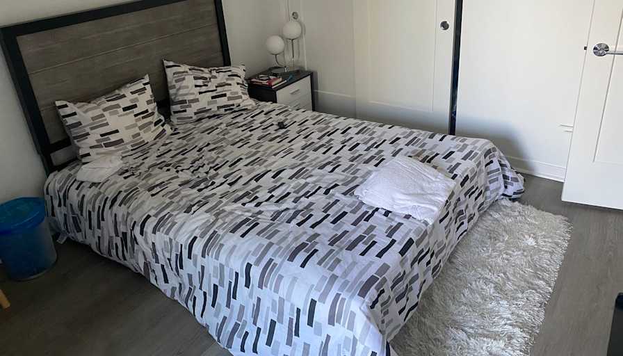 Yikai's room