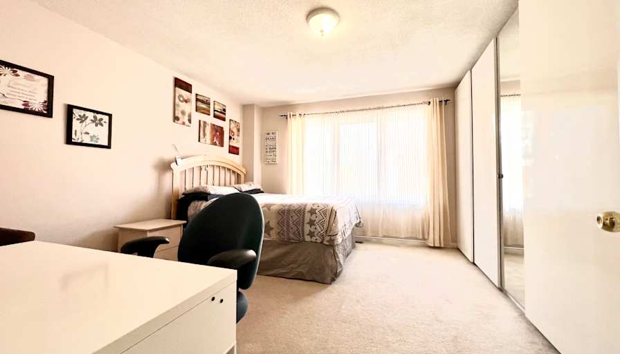Mark Kay's room