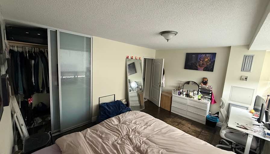 Toyosi's room