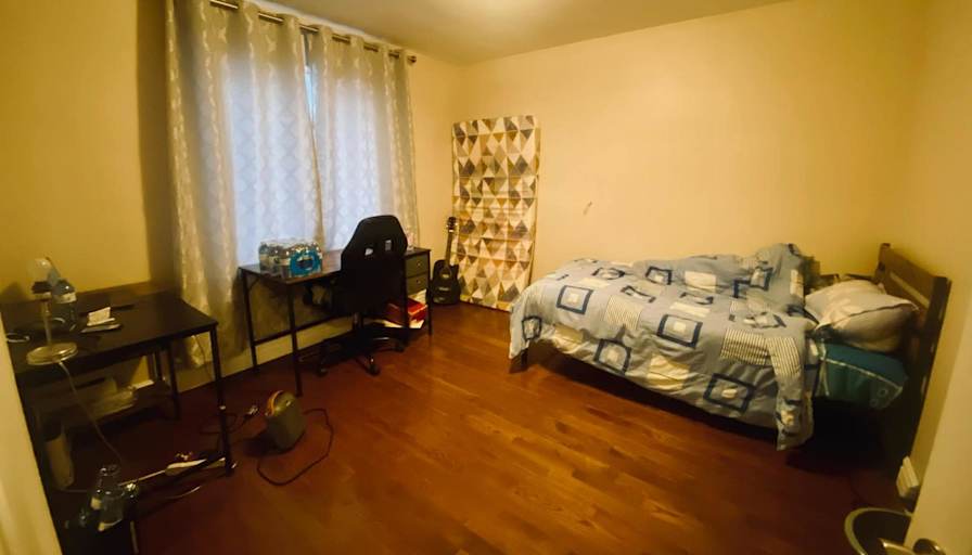 AVISH DUSORUTH's room