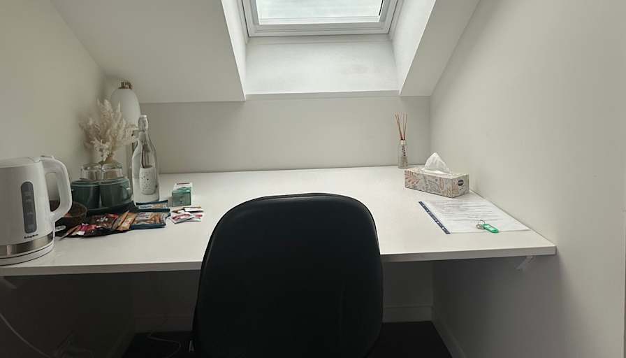 Linda A.'s room