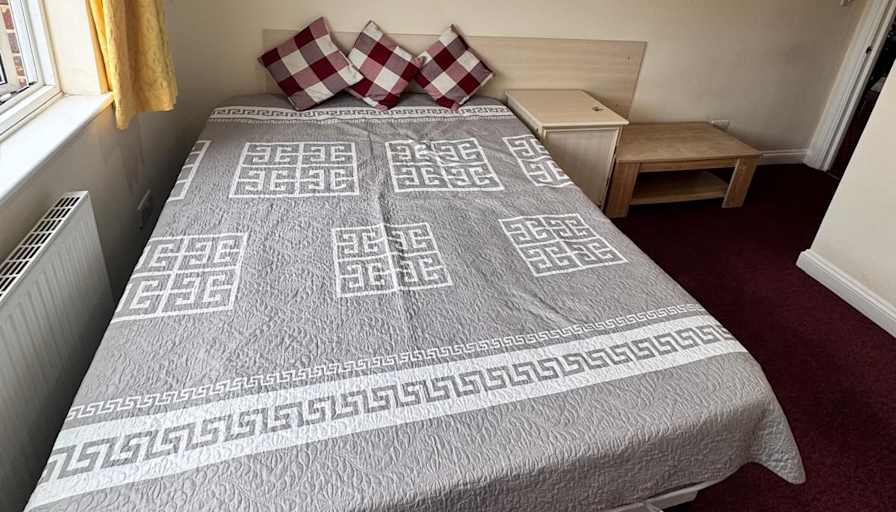 Sam M's room