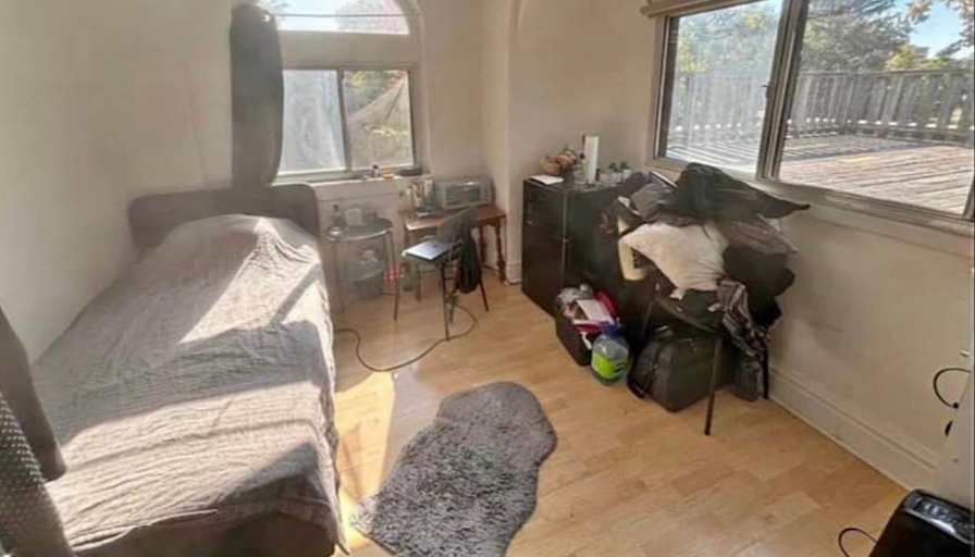 Mo's room