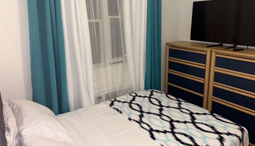 BROOKLYN APARTMENT SHARE LONG OR SHORT TERM's room