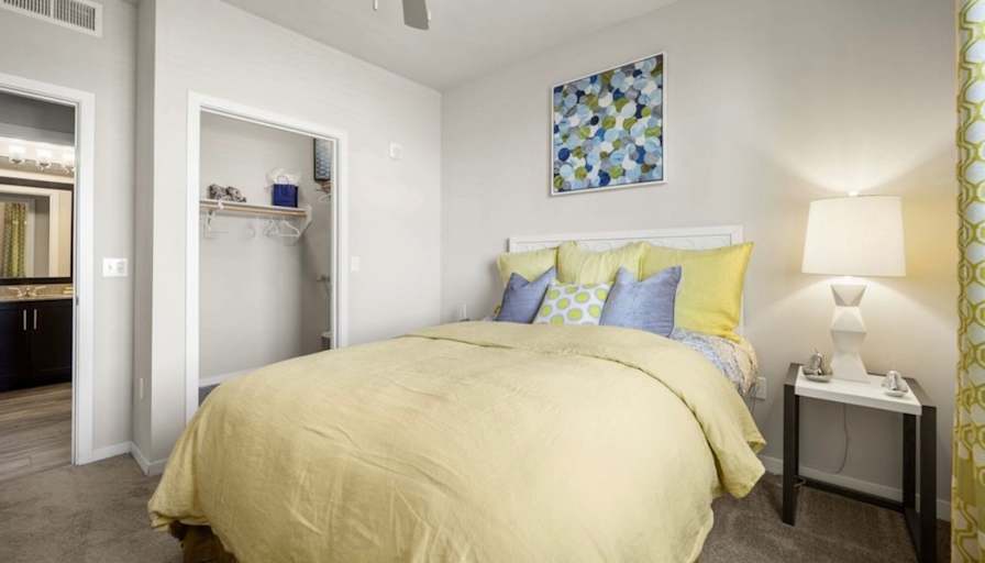 Amora's room