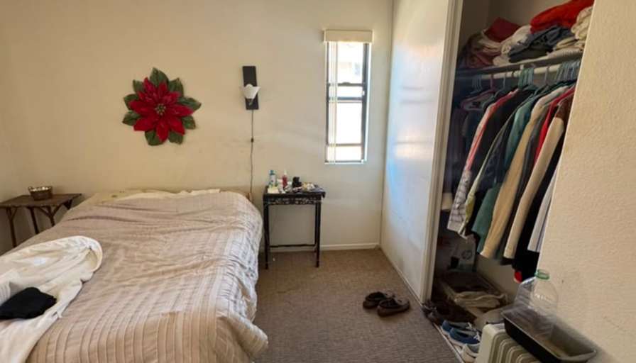 Alejandro Serna's room