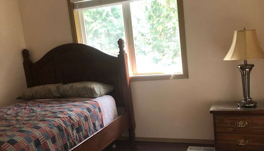 Helen  Vo's room
