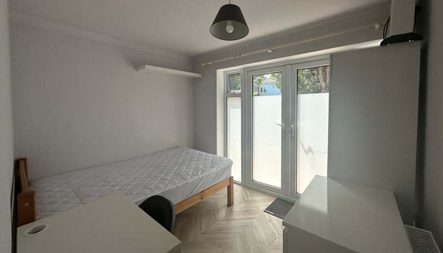 Madhura Karekar's room