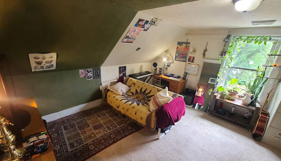 Jhenniffer's room