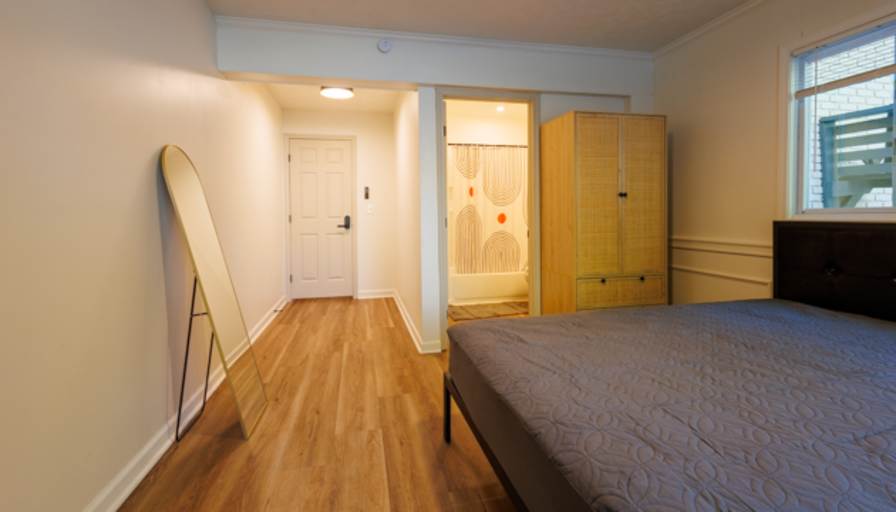 Thao's room