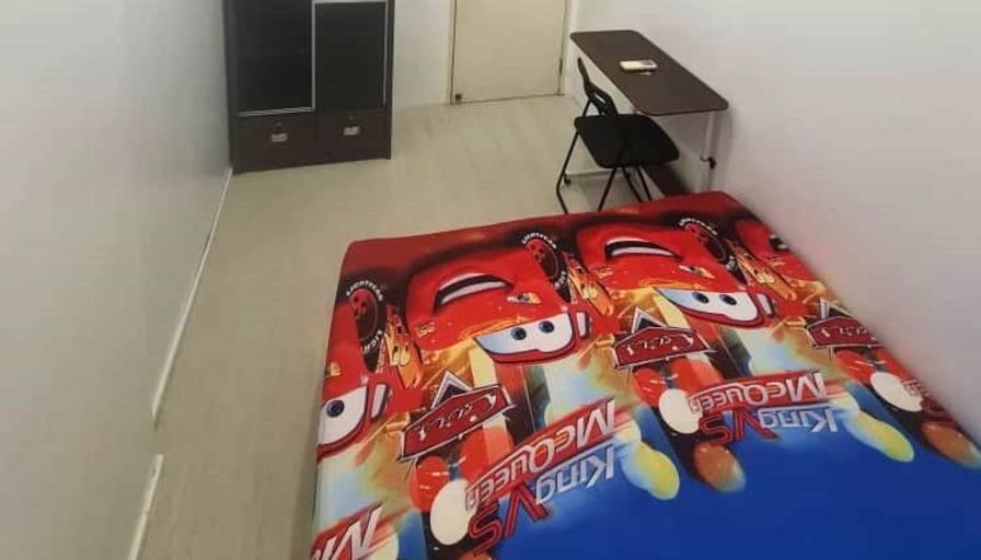 Roomy's room
