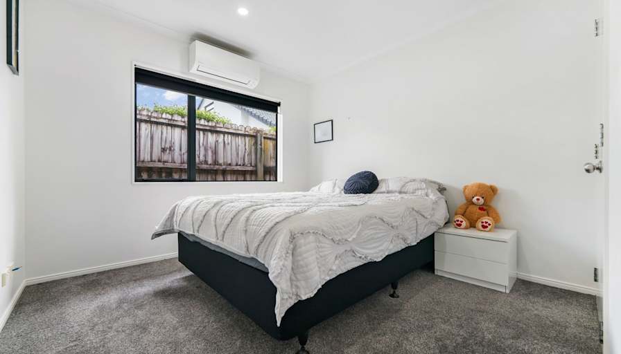 GentleGiant's room