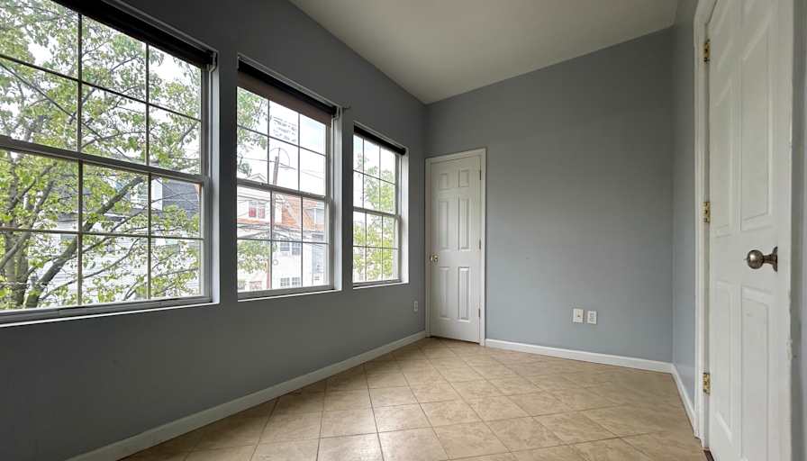 Eliezer's room