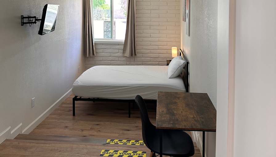 Jannview's room