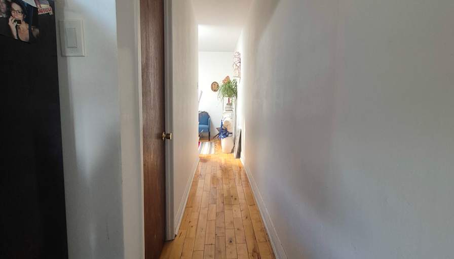 Alla M's room