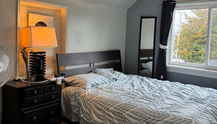 Giordaine's room